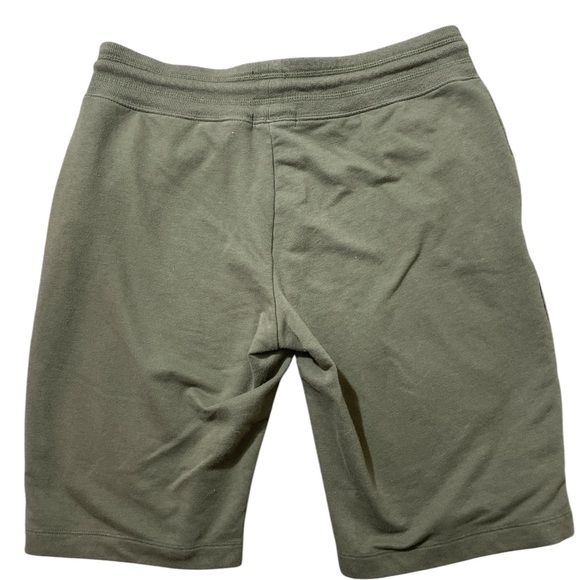 D9- Eddie Bauer Women’s Medium Green Casual Shorts - Picture 3 of 3
